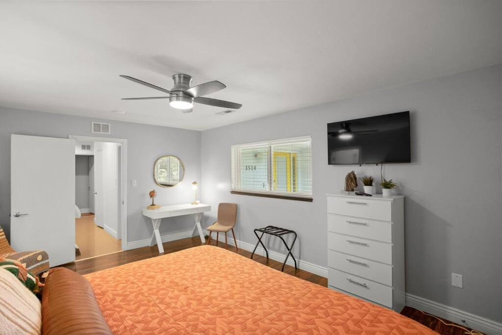 فيلا Uf Sunshine House - Patio & Bbq - Chef Kitchen - Ev Car Station - Upscale Neighborhood! غينزفيل، فلوريدا المظهر الخارجي الصورة
