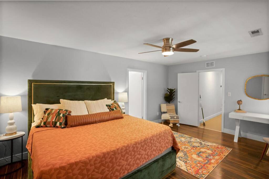 فيلا Uf Sunshine House - Patio & Bbq - Chef Kitchen - Ev Car Station - Upscale Neighborhood! غينزفيل، فلوريدا المظهر الخارجي الصورة