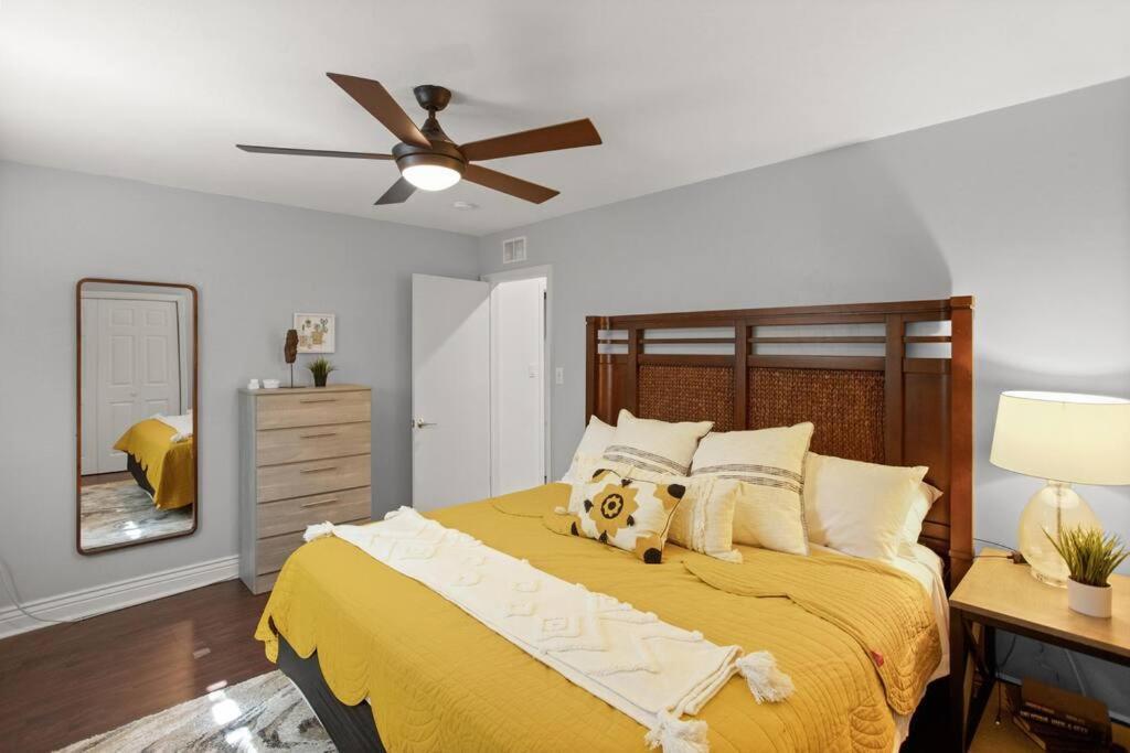 فيلا Uf Sunshine House - Patio & Bbq - Chef Kitchen - Ev Car Station - Upscale Neighborhood! غينزفيل، فلوريدا المظهر الخارجي الصورة