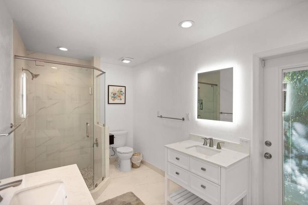 فيلا Uf Sunshine House - Patio & Bbq - Chef Kitchen - Ev Car Station - Upscale Neighborhood! غينزفيل، فلوريدا المظهر الخارجي الصورة
